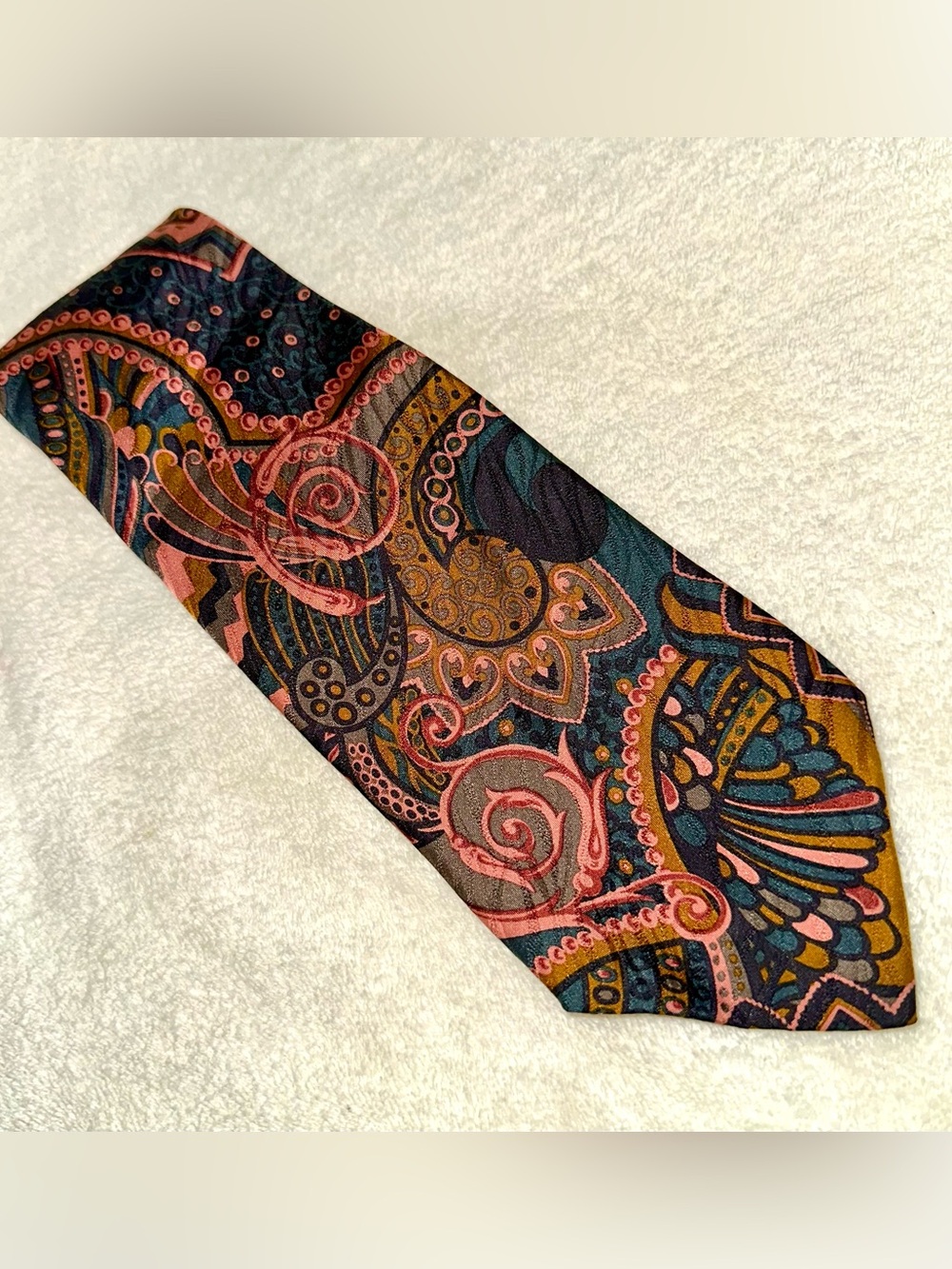 Vintage Papillon Made In Italy 100% Silk Pink Paisley Designer Tie